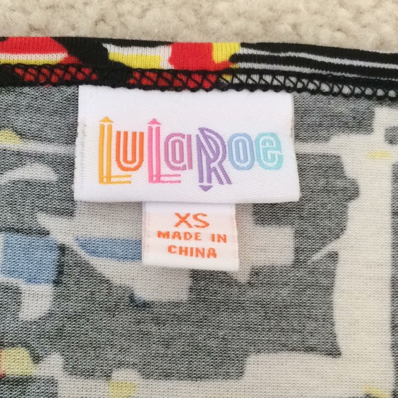 BNWT - LuLaRoe Irma Tunic - graphic print - XS - Picture 3 of 5